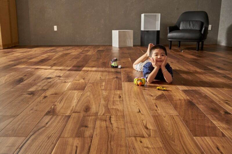 sàn gỗ tự nhiên tại Vũ Uy Wood